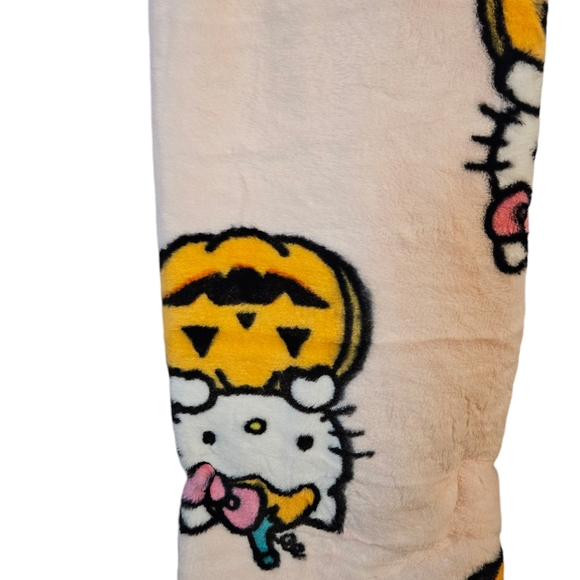 Hello Kitty Halloween Faux Rabbit Fur Throw Blanket Pink 50 x 70 - Picture 4 of 5